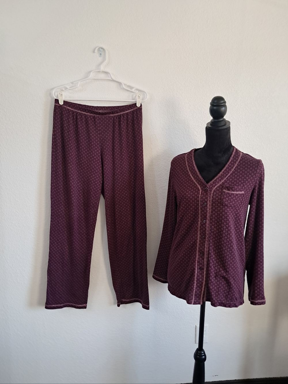 Secret Treasures Pajama Set Women's Sm Purple Medallion Long Sleeve Loungewear